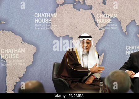 Veterano Arabia diplomat Prince Turki Bin Faisal Al Saud parlando alla Chatham House think-tank a Londra, nel Regno Unito il 18 marzo 2015. Foto Stock