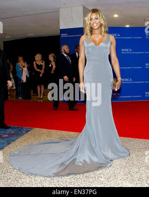 Washington DC, Stati Uniti d'America. Xxv Aprile, 2015. Laverne Cox arriva per il 2015 Casa Bianca corrispondenti di associazione cena annuale presso il Washington Hilton Hotel di Sabato, 25 aprile 2015. Credito: Ron Sachs/CNP Credito: dpa picture alliance/Alamy Live News Foto Stock