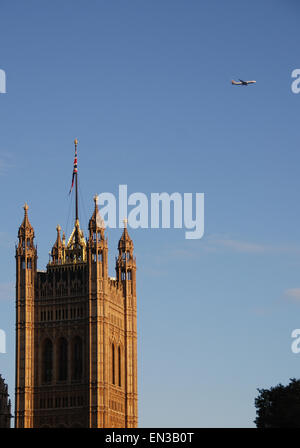 Victoria Tower e piano in corrispondenza del case del Parlamento Westminster London REGNO UNITO Foto Stock