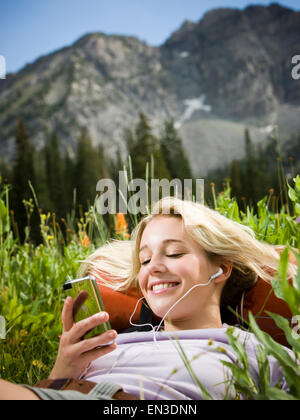 Backpackers escursioni attraverso il deserto Foto Stock