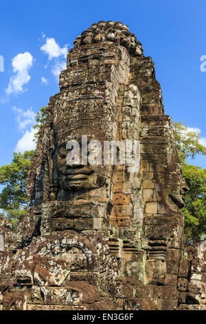 Faccia di pietra torri del tempio Bayon all antica Angkor. Siem Reap, Cambogia Foto Stock