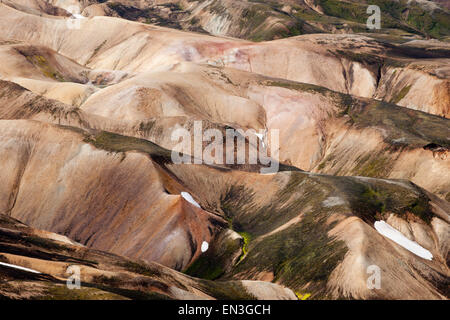 Le montagne nel paesaggio di origine vulcanica, Landmannalaugar, Islanda Foto Stock