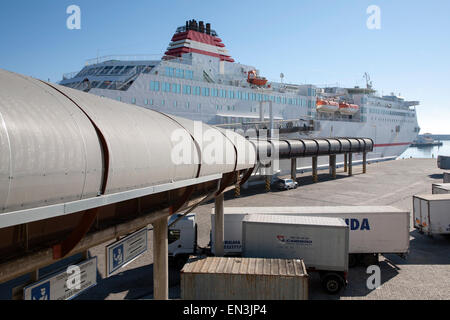 Acciona Trasmediterranea Ferry Terminal per Melilla al porto di Malaga, Spagna Foto Stock