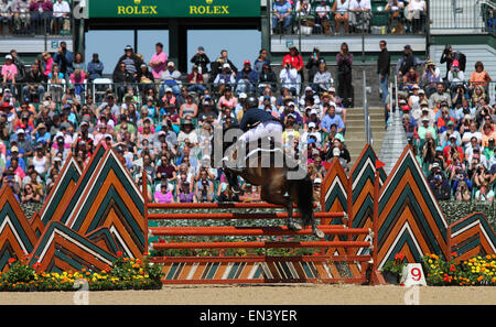 Lexington, KY, Stati Uniti d'America. 27 apr, 2015. Aprile 26, 2015: #10 Fischerrocana FST e Michael Jung dalla Germania vincere il 2015 Rolex tre giorni della manifestazione presso il Kentucky Horse Park. Candice Chavez/ESW/CSM/Alamy Live News Foto Stock