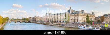 Parigi - 9 ottobre: D'Orsay Museum building il 9 ottobre 2014 a Parigi, Francia. Foto Stock