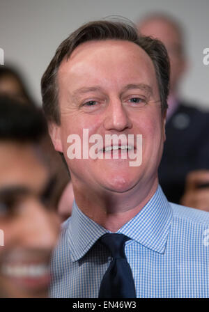 Il primo ministro,David Cameron,che militano a favore del partito conservatore nella città di Londra Foto Stock