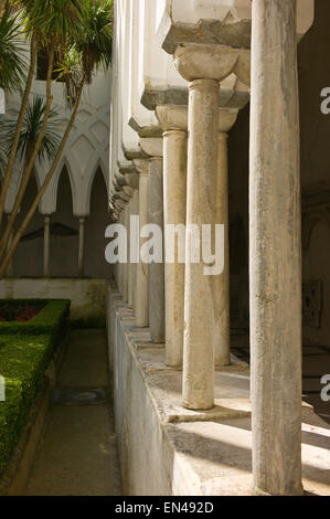 Chiostro del Paradiso presso il Duomo di Sant'Andrea, chiostri presso la Cattedrale di St Andrew, Amalfi, Campania, Italia Foto Stock