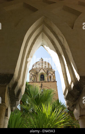 Il chiostro il giardino nel Chiostro del Paradiso, Duomo di Sant'Andrea. Cattedrale di St Andrew, Amalfi, Campania, Italia Foto Stock