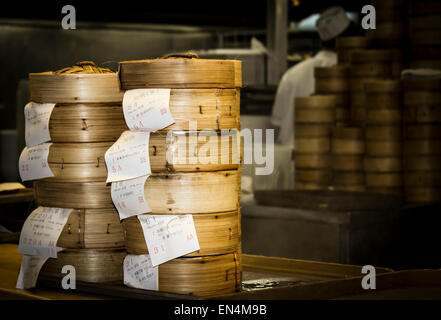 Il bambù Dim Sum cestelli Foto Stock