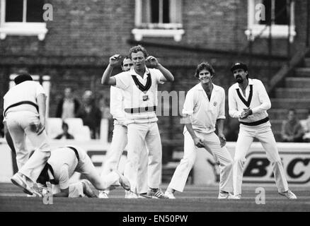 Inghilterra v Australia 6 test match di ceneri al ovale. Australia ultima occasione di compiere un passo avanti per vincere la partita è andato quando Allan Border sceso questa possibilità da Emburey di Lillee. 1 settembre 1981. Foto Stock