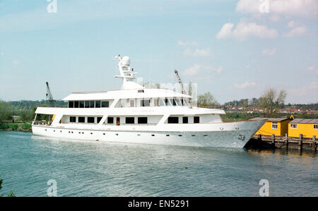 Yacht di lusso bellissimo, di proprietà da parte dell'imprenditore Bernard Matthews, fondatore di Bernard Matthews Farms Limited, 10 marzo 1989. Bellissimo è italiano per "ost bello'. Foto Stock