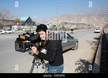 Cameraman al lavoro a Kabul Foto Stock