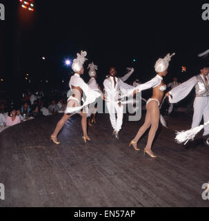 Ein Abend im Nachtclub Tropicana, Havanna, Kuba 1980er Jahre. Una serata in discoteca Tropicana, Havana, Cuba degli anni ottanta. Foto Stock