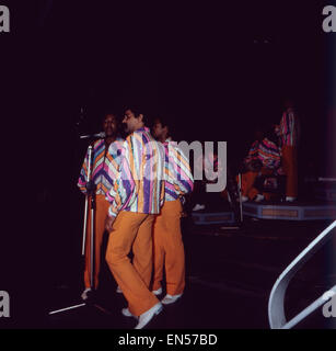 Ein Abend im Nachtclub Tropicana, Havanna, Kuba 1980er Jahre. Una serata in discoteca Tropicana, Havana, Cuba degli anni ottanta. Foto Stock