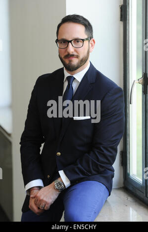 Monaco di Baviera, Germania. 27 apr, 2015. Direttore Emanuele Rotstein durante l'anteprima del documentario TV "liberatori" a Monaco di Baviera, Germania, il 27 aprile 2015. Il documentario sulla liberazione del campo di concentramento di Dachau settant anni fa è trasmesso dal canale televisivo storia il 31 maggio 2015. Foto: Tobias Hase/dpa/Alamy Live News Foto Stock