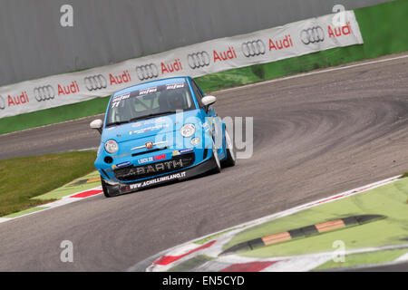 Monza, Italia - 25 Ottobre 2014: Fiat Abarth 695 della Uboldi Corse Team, pilotato da Gagliano Massimiliano Foto Stock