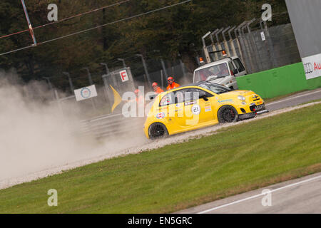 Monza, Italia - 25 Ottobre 2014: Fiat Abarth 695 della Uboldi Corse Team, pilotato da MAFFEI Cristian Foto Stock