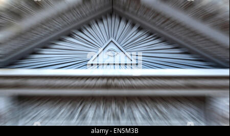 All Seeing Eye su un edificio con motion blur. Foto Stock