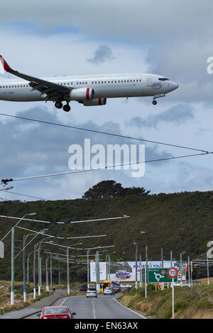 Virgin Australia Boeing 737-8FE atterraggio all'aeroporto internazionale di Wellington, Wellington, Isola del nord, Nuova Zelanda Foto Stock