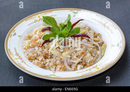 Insalata piccante salsa speziata di Crocchette di riso Foto Stock