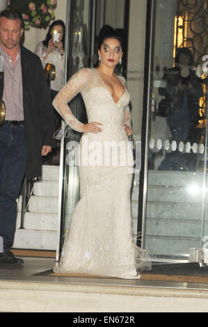 Lady Gaga lascia il suo hotel dotato di: Lady Gaga dove: Londra, Regno Unito quando: 25 Ott 2014 Foto Stock