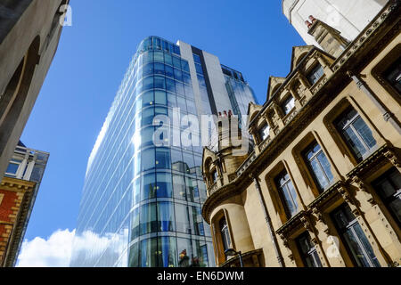 Manchester REGNO UNITO: un mix di moderno e i vecchi edifici per uffici nel centro della città di Manchester Foto Stock