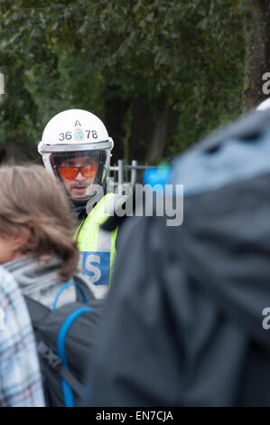 Stoccolma, Svezia, 30 agosto 2014: proteste contro la manifestazione neonazista. Foto Stock