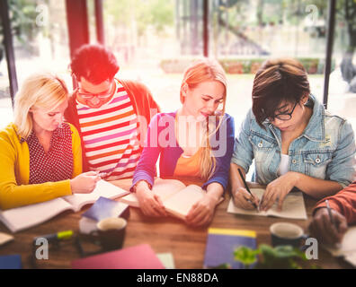 La gente di affari Incontro di condivisione seminario parlando pensando Concept Foto Stock