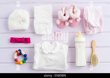 Raccolta di articoli per neonati ripresa dall'alto. Sito ideale eroe o immagine di intestazione Foto Stock