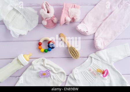Raccolta di articoli per neonati ripresa dall'alto. Sito ideale eroe o immagine di intestazione Foto Stock