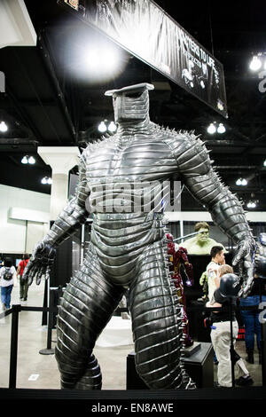 Il cacciatorpediniere dalla Marvel movie Thor sul display a Stan Lee Comikaze in Los Angeles, California. Foto Stock