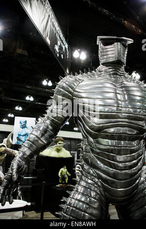 Il cacciatorpediniere dalla Marvel movie Thor sul display a Stan Lee Comikaze in Los Angeles, California. Foto Stock