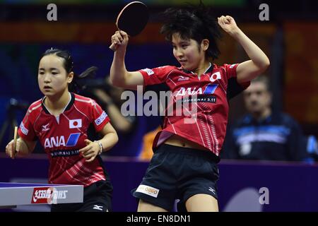 Aprile 28, 2015 - Suzhou, Repubblica Popolare Cinese - World Tennis da tavolo Suzhou, 2015 donne s raddoppia qualificare Gruppo, MIU HIRANO e MIMA ITO, JPN x NED, JIE LI e QIAN LI. © Marcio Machado/ZUMA filo/Alamy Live News Foto Stock