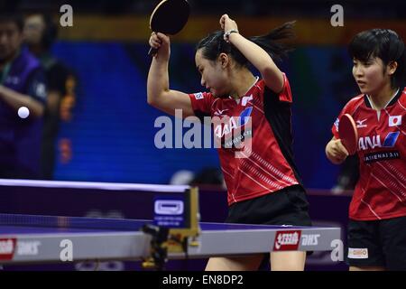 Aprile 28, 2015 - Suzhou, Repubblica Popolare Cinese - World Tennis da tavolo Suzhou, 2015 donne s raddoppia qualificare Gruppo, MIU HIRANO e MIMA ITO, JPN x NED, JIE LI e QIAN LI. © Marcio Machado/ZUMA filo/Alamy Live News Foto Stock