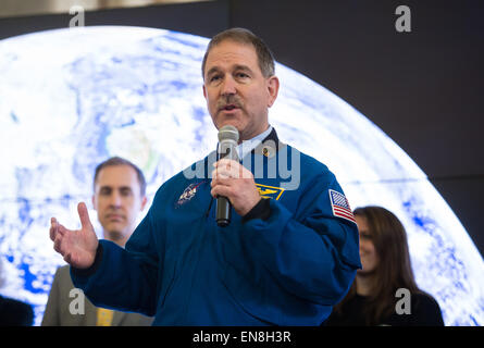 Il dott. John Grunsfeld, associare Amministratore, Direzione di missione di scienza, NASA, parla alla NASA Earth Day evento su Mercoledì, 22 Aprile 2015 presso la Union Station di Washington DC. Foto Stock