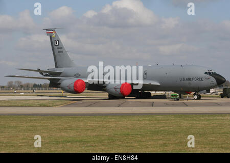 Il USAF KC135R TANKER di fare rifornimento di carburante Foto Stock