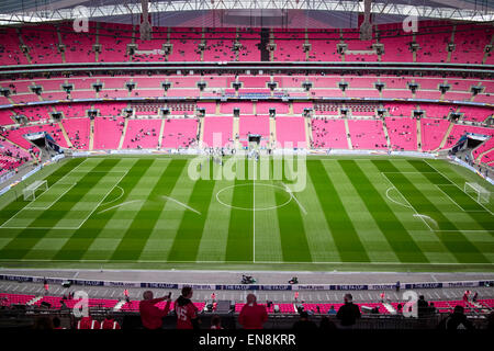 Interno del Wembley stadium sulla FA Cup semi final match day London REGNO UNITO Foto Stock