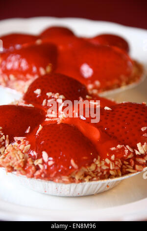 Fragola tartlet vetrato dessert Foto Stock