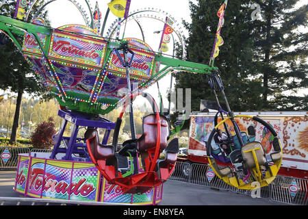 Coquitlam, BC, Canada - 09 Aprile 2015 : Persone divertirsi presso la West Coast divertimenti Carnevale Foto Stock