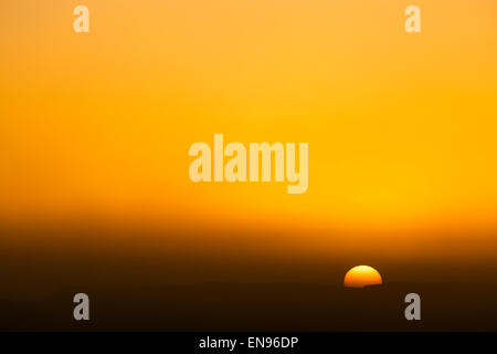 Sunrise. Lihoudi dune. Deserto del Sahara. Il Marocco. L'Africa. Foto Stock