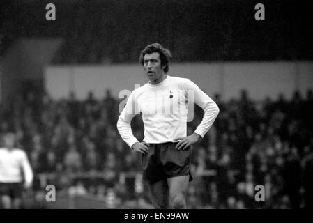 Campionato inglese divisione uno corrispondono a White Hart Lane. Tottenham Hotspur 2 V West Ham United 0. Martin Chivers di speroni 29 dicembre 1973. Foto Stock