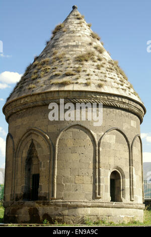 Uno dei tre cupole a Erzurum Foto Stock