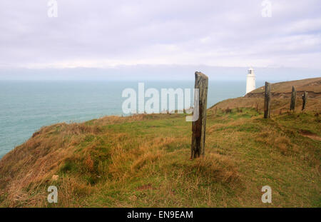 Trevose Capo Faro affacciato sull'oceano, Cornwall. Foto Stock