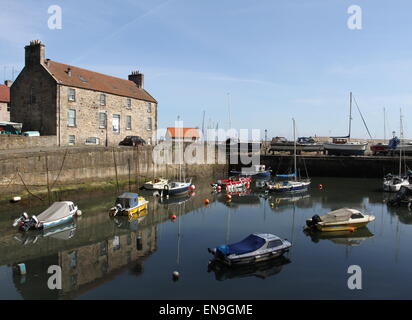 Harbourmaster's house e dysart harbour fife scozia aprile 2015 Foto Stock