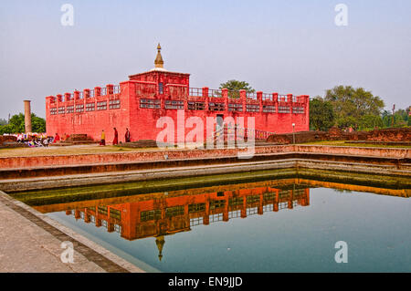 Il più importante tempio a Lumbini è il Maya Devi tempio, che sancisce il tradizionale luogo del Buddha nascita Foto Stock