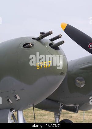 Dettaglio del naso di pistole di un P-38 fulmini, EAA Airventure, Oshkosh, Wisconsin. Foto Stock