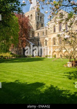 L antica città di Rochester ha molte straordinarie luoghi di interesse come pure una forte associazione con Charles Dickens Foto Stock