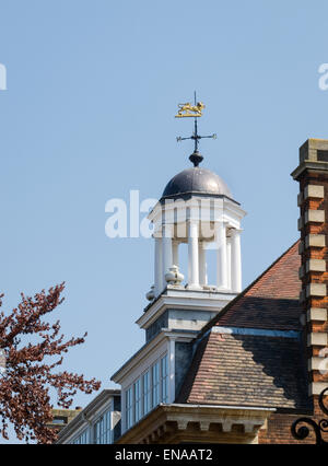 L antica città di Rochester ha molte straordinarie luoghi di interesse come pure una forte associazione con Charles Dickens Foto Stock