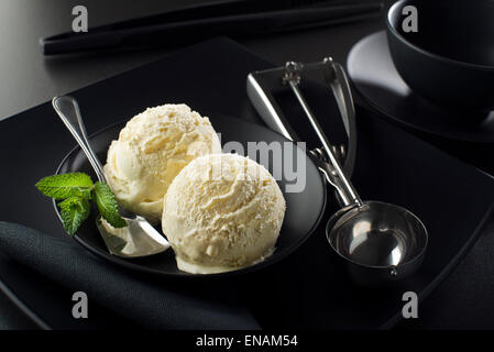 Gelati su uno sfondo nero close up Foto Stock
