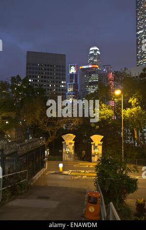 Dh Hong Kong Park Central HONG KONG Notte Hong Kong Ingresso parco Foto Stock